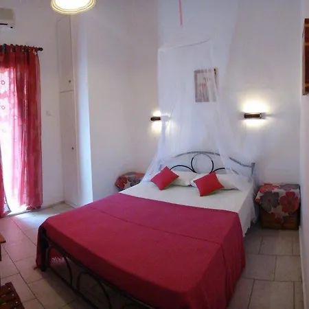 فندق Riviera Seaside By Estia 3*