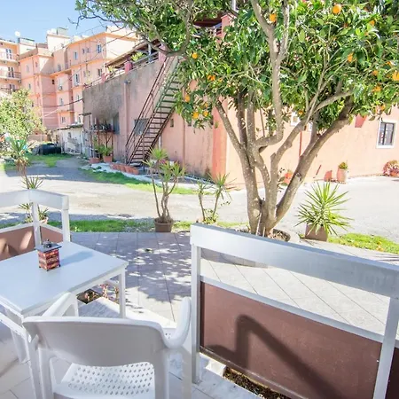 فندق Riviera Seaside By Estia 3*