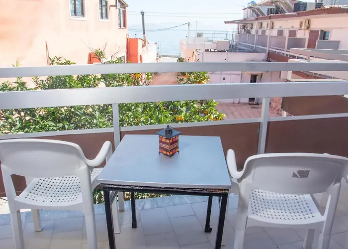 Riviera Seaside By Estia Hotel