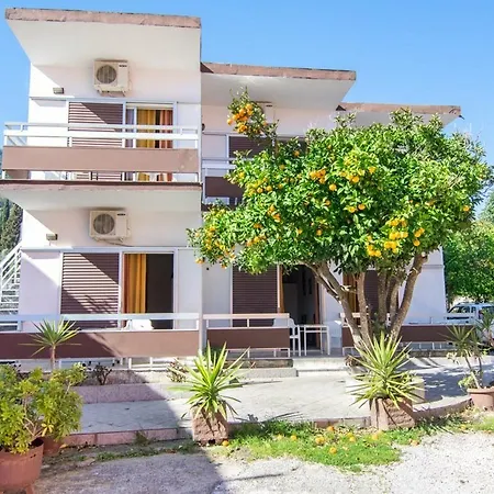 Riviera Seaside Hotel